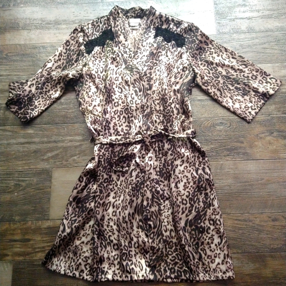 Secret Treasures Robe Animal Print